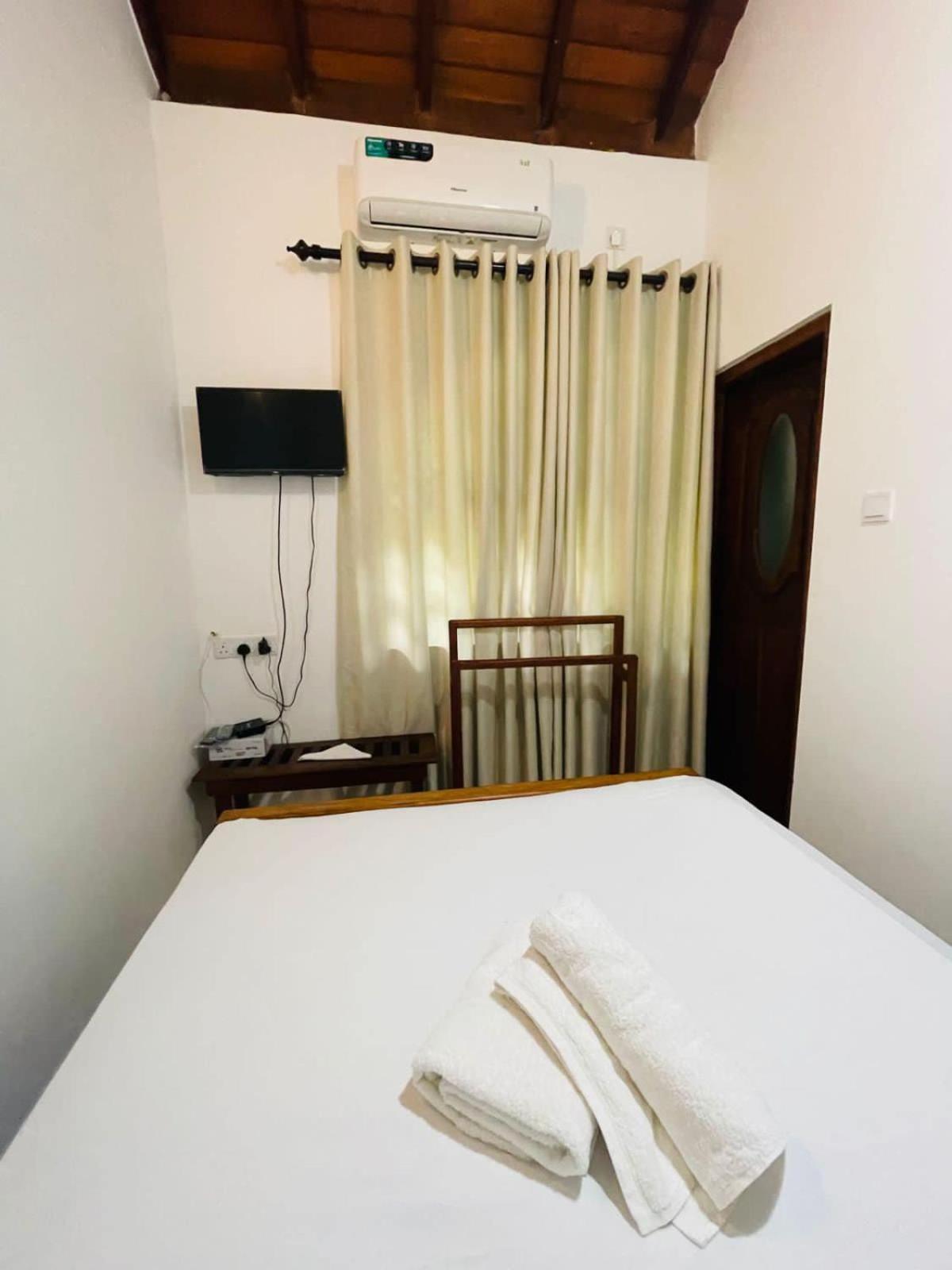 Langama Thena - ළඟම තැන Hotell Anuradhapura Eksteriør bilde